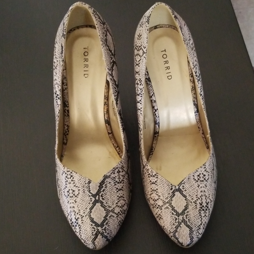 Torrid size 12w wedges